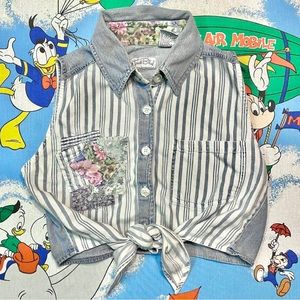 Vintage 90s blue & white striped floral youth buttoned crop top 🌸